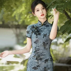 Robe en velours élégante et traditionnelle