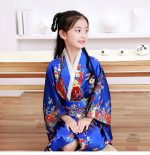 Vêtement japonais pour fille élégante