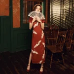 Robe Fendue style japonais avec motifs traditionnels