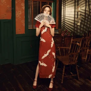 Robe Fendue style japonais avec motifs traditionnels
