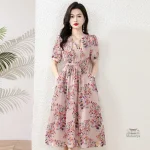 Vêtement japonais aux fleurs délicates et raffinées
