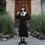 Robe Japonaise Noire élégante et moderne