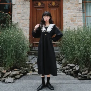 Robe Japonaise Noire élégante et moderne