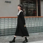 Robe noire inspirée de la mode japonaise