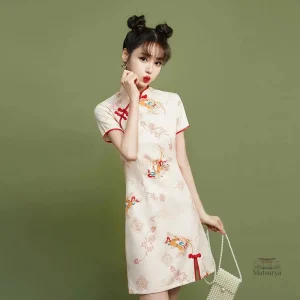 Robe japonaise avec motifs uniques et raffinés