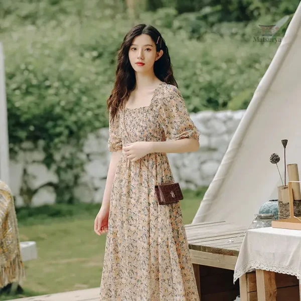Robe moderne avec motifs japonais raffinés