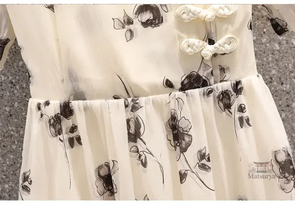 Robe Style Japonais avec décolleté en V