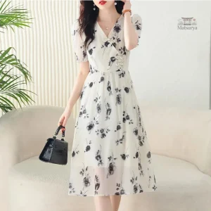 Robe Japonaise traditionnelle avec motifs floraux