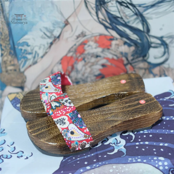 Geta japonais avec semelle surélevée, confort et style