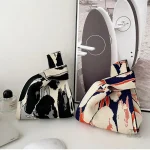 Sac japonais en tissu avec nœud décoratif