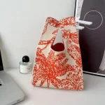 Sac japonais traditionnel avec nœud stylisé