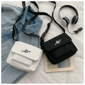 Accessoire mode japonais : sac bandoulière carré