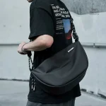 Sac bandoulière croissant japonais élégant et moderne