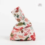Furoshiki en tissu, parfait pour offrir des cadeaux