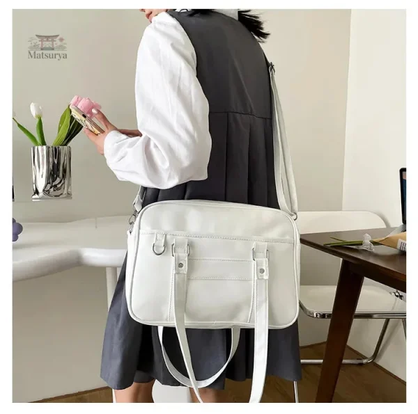 Sacoche design japonais idéale pour les cours