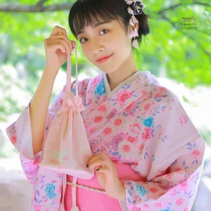 Vêtement féminin kimono inspiré de la culture japonaise