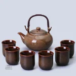 Théière et tasses japonaises assorties