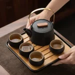 Théière japonaise moderne avec design minimaliste