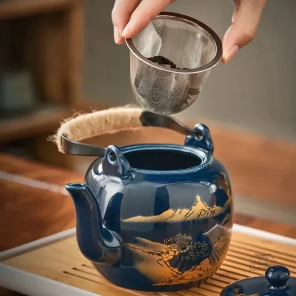 Tasses à thé japonaises assorties pour un service harmonieux