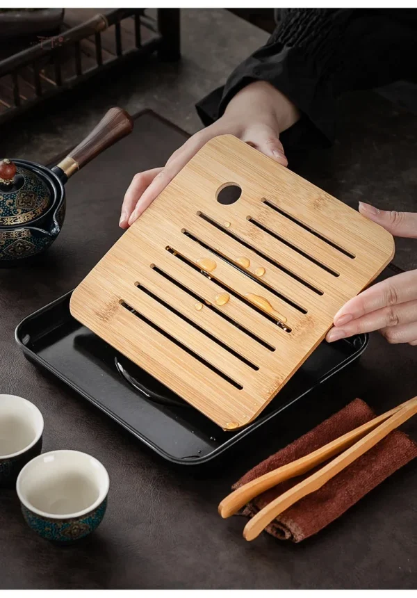 Service à thé traditionnel japonais, design élégant et authentique