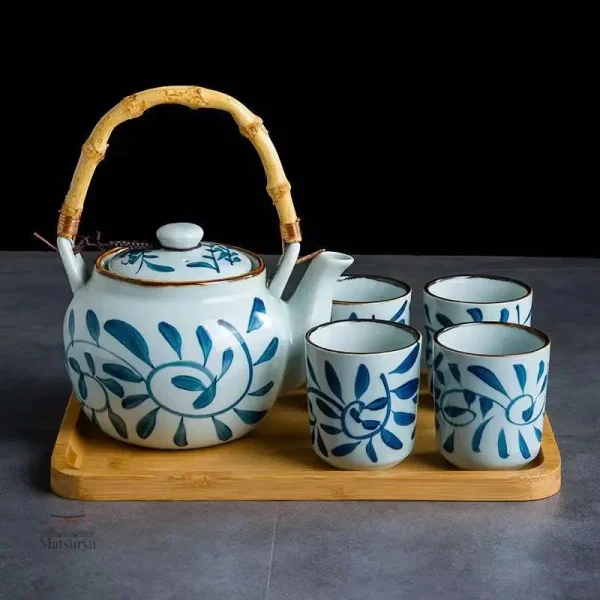 service-a-the-japonais-traditionnel-en-porcelaine-1 Service à thé japonais traditionnel en porcelaine
