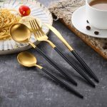 Set de couverts japonais en bois pour repas authentiques