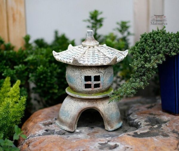 Statue japonaise en pierre, art extérieur zen