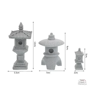 Élégante statue japonaise de petite taille avec tours