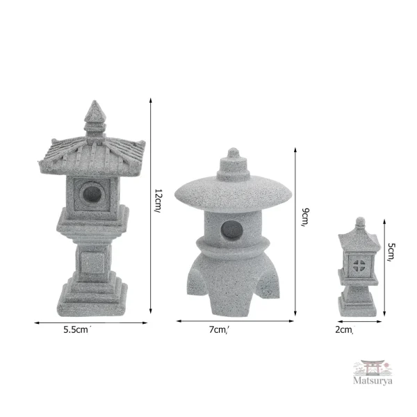 Élégante statue japonaise de petite taille avec tours