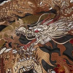 Sukajan coloré aux motifs traditionnels raffinés