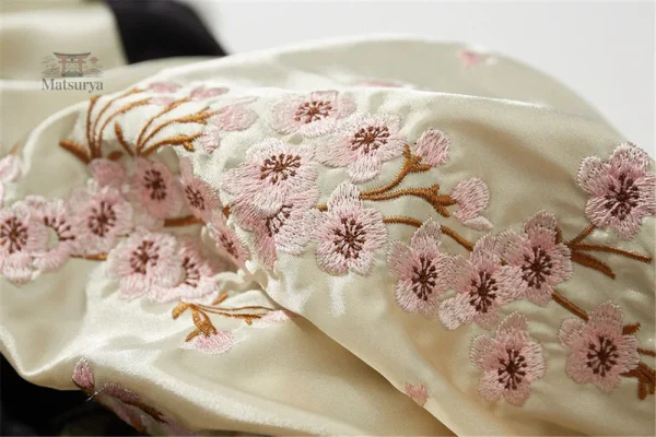 Sukajan avec motifs inspirés de la culture japonaise