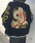 Sukajan style japonais, idéal pour un look décontracté