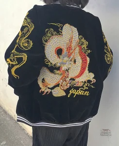 Sukajan style japonais, idéal pour un look décontracté
