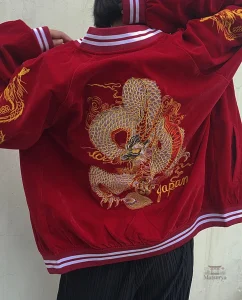 Veste Sukajan élégante, parfaite pour les amateurs de mode asiatique