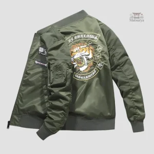 Veste traditionnelle avec tigre brodé