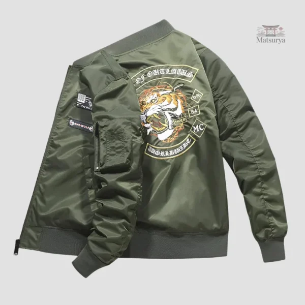 Veste traditionnelle avec tigre brodé