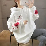 Sweat japonais avec motifs inspirés de la culture nippone