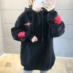 Pull japonais féminin alliant confort et originalité