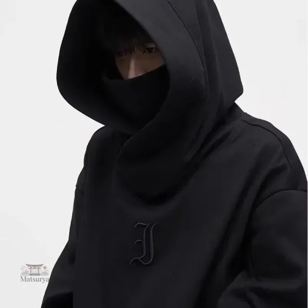 Vêtement tendance, sweat ninja pour un style décontracté