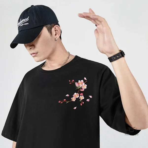 T-shirt japonais brodé pour un style unique
