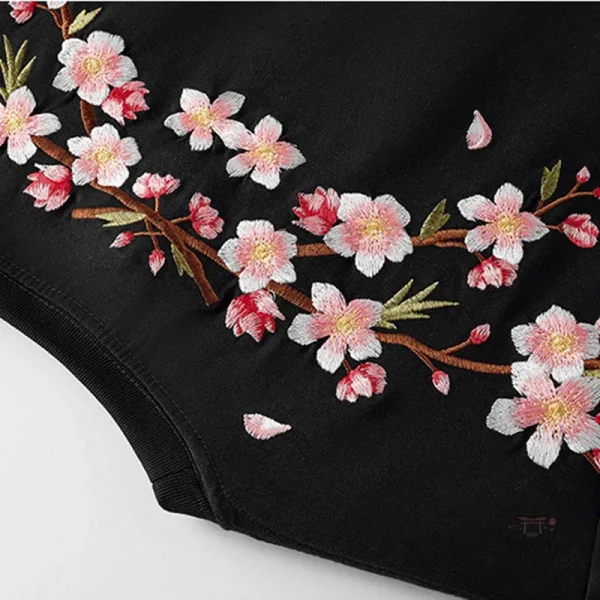 T-shirt léger japonais avec broderie fine