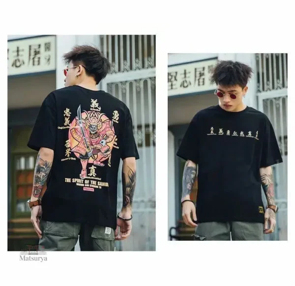 T-shirt japonais avec motifs urbains uniques