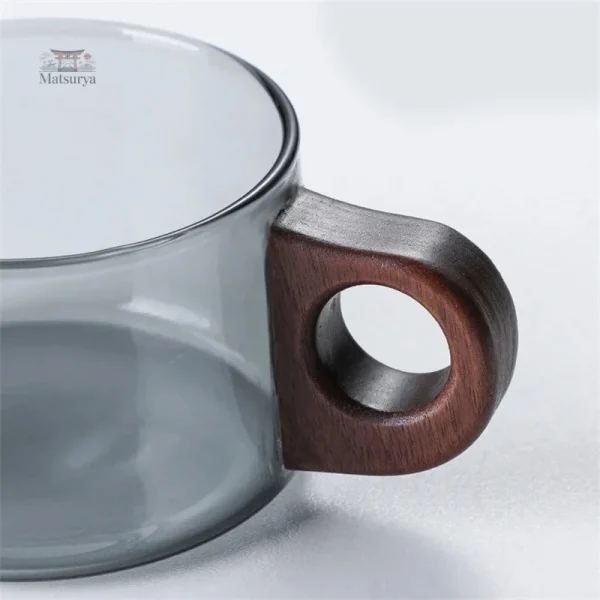 Tasse artisanale avec finition en bois
