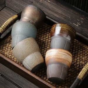 Poterie japonaise : tasse à café élégante