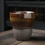 Tasse artisanale japonaise pour le café quotidien