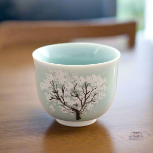 Tasse japonaise avec motif Sakura