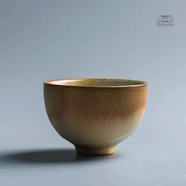 Tasse japonaise décorative pour un café raffiné