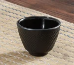 Tasse fonte japonaise traditionnelle, design élégant et authentique