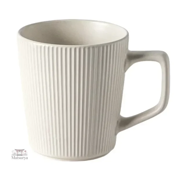 Tasse à rayures japonaises traditionnelle
