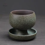 Tasse japonaise classique avec soucoupe élégante
